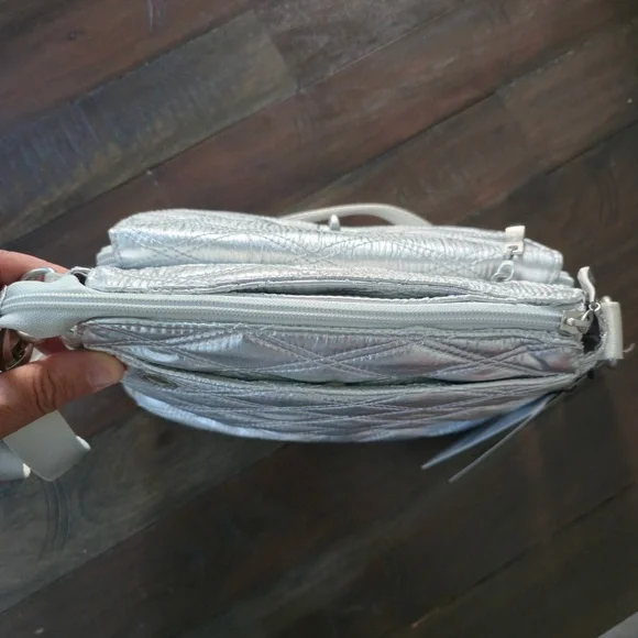 Baggallini Silver Quilted Crossbody Bag - Picture 3 of 4
